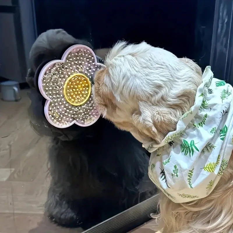 Pet Supplies Cat Licking Pad Sun Flower Shape Silicone Dog Licking Plate Cute Pet slow licking mat